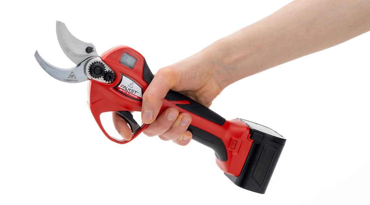 electric pruning shears with cordless technology